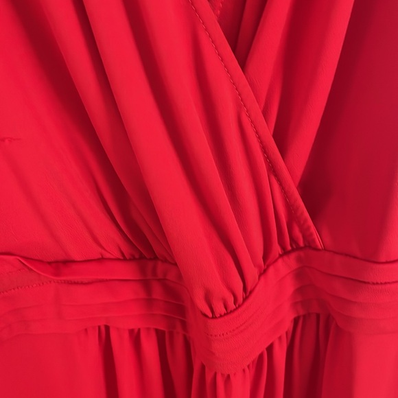 Red dress - Picture 3 of 4